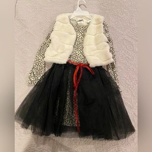 Red/Black/White Fancy Dress Size 8 Girls Rare Editions